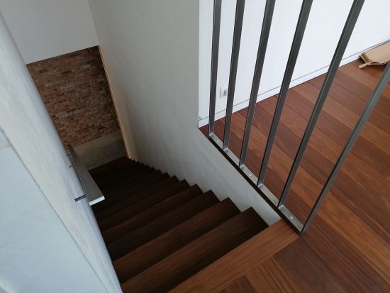 Scheidingswand en handleuning