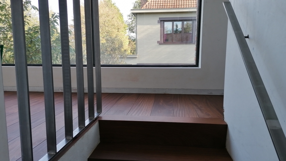 Scheidingswand en handleuning